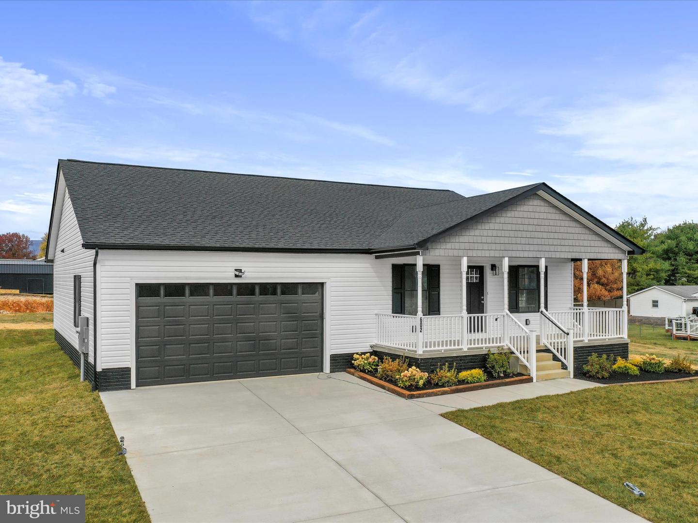 602 W SPRING ST, WOODSTOCK, Virginia 22664, 5 Bedrooms Bedrooms, 8 Rooms Rooms,3 BathroomsBathrooms,Residential,For sale,602 W SPRING ST,VASH2012892 MLS # VASH2012892 602 W SPRING ST, WOODSTOCK, Virginia 22664, 5 Bedrooms Bedrooms, 8 Rooms Rooms,3 BathroomsBathrooms,Residential,For sale,602 W SPRING ST,VASH2012892 MLS # VASH2012892