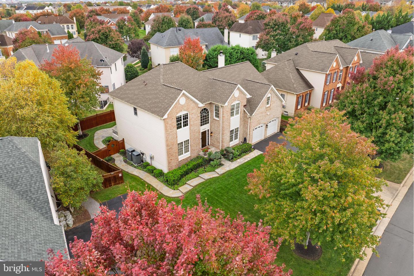 43623 LONDON WAY, ASHBURN, Virginia 20147, 5 Bedrooms Bedrooms, ,4 BathroomsBathrooms,Residential,For sale,43623 LONDON WAY,VALO2095046 MLS # VALO2095046 43623 LONDON WAY, ASHBURN, Virginia 20147, 5 Bedrooms Bedrooms, ,4 BathroomsBathrooms,Residential,For sale,43623 LONDON WAY,VALO2095046 MLS # VALO2095046