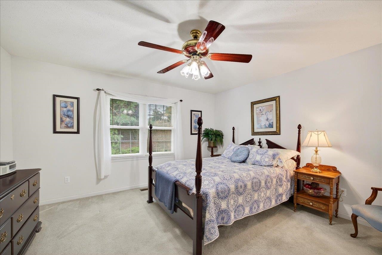 4 ASHLEIGH DR, WAYNESBORO, Virginia 22980, 2 Bedrooms Bedrooms, ,2 BathroomsBathrooms,Residential,4 ASHLEIGH DR,668123 MLS # 668123