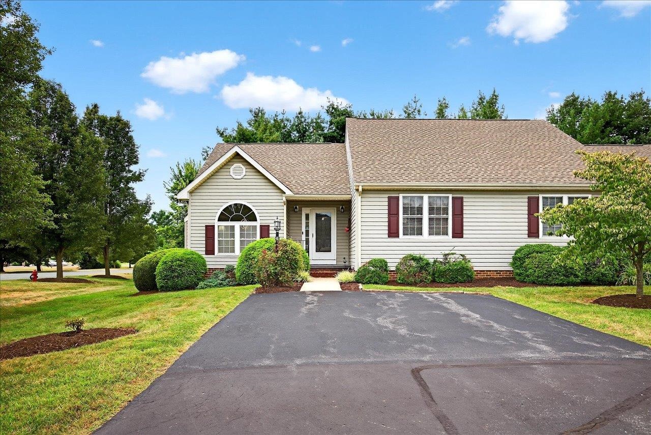 4 ASHLEIGH DR, WAYNESBORO, Virginia 22980, 2 Bedrooms Bedrooms, ,2 BathroomsBathrooms,Residential,4 ASHLEIGH DR,668123 MLS # 668123