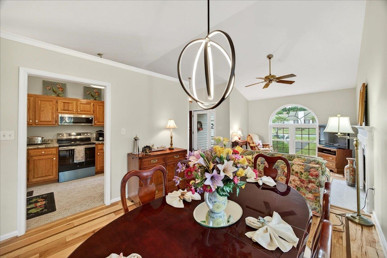 4 ASHLEIGH DR, WAYNESBORO, Virginia 22980, 2 Bedrooms Bedrooms, ,2 BathroomsBathrooms,Residential,4 ASHLEIGH DR,668123 MLS # 668123