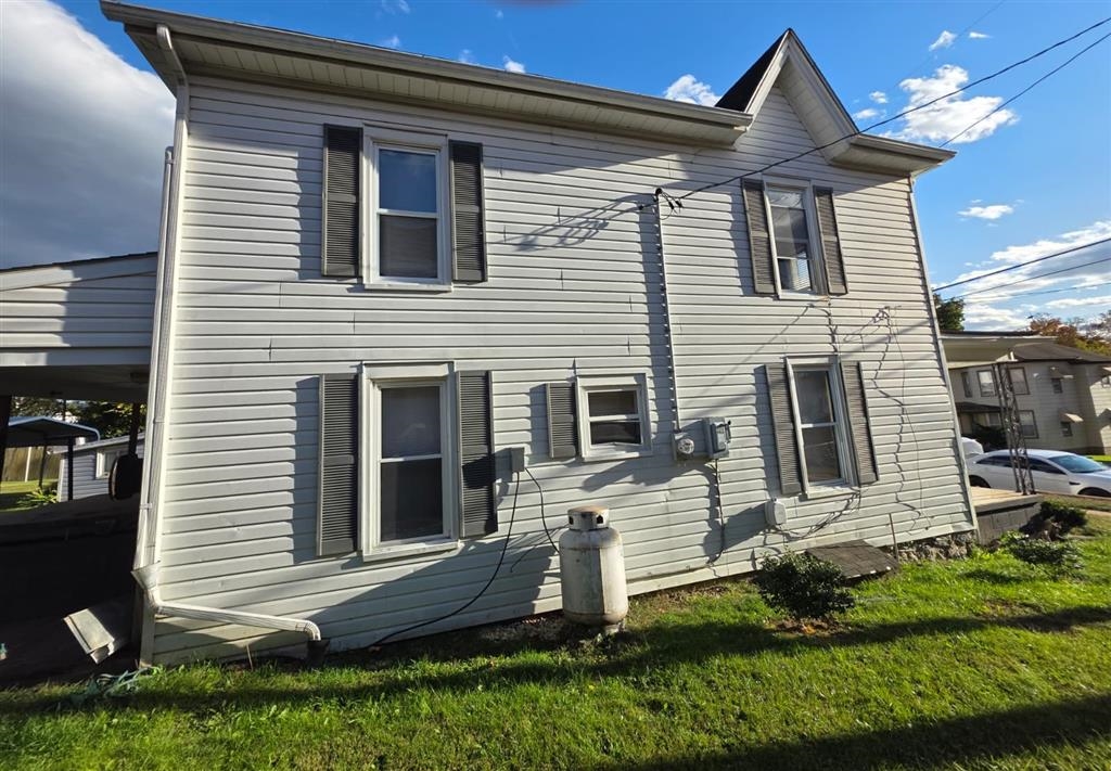 314 3RD ST, SHENANDOAH, Virginia 22849, 3 Bedrooms Bedrooms, ,1 BathroomBathrooms,Residential,314 3RD ST,670578 MLS # 670578