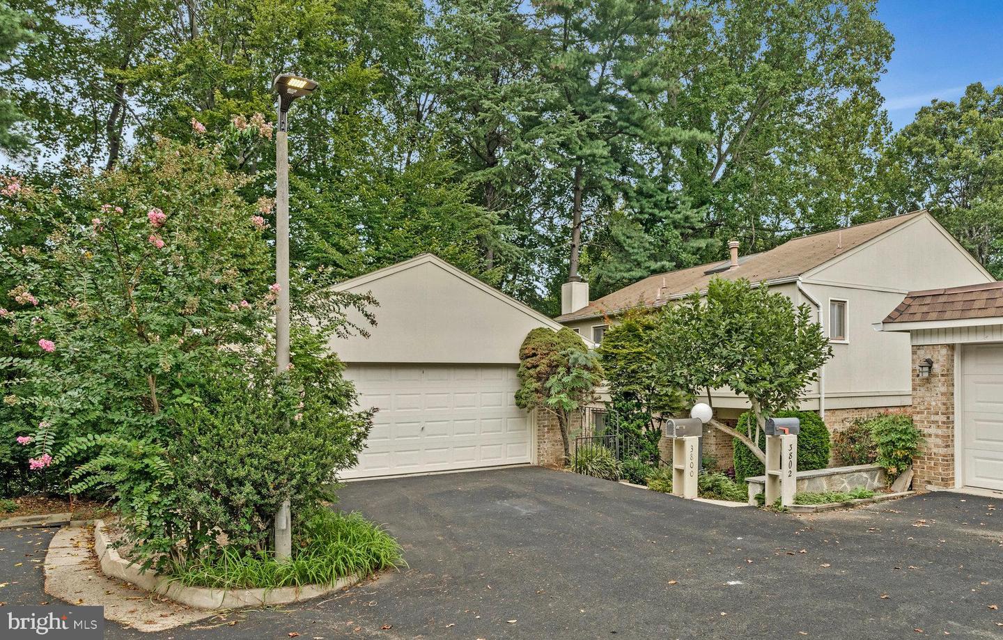 3800 HEMLOCK WAY, FAIRFAX, Virginia 22030, 3 Bedrooms Bedrooms, ,2 BathroomsBathrooms,Residential,For sale,3800 HEMLOCK WAY,VAFC2006880 MLS # VAFC2006880 3800 HEMLOCK WAY, FAIRFAX, Virginia 22030, 3 Bedrooms Bedrooms, ,2 BathroomsBathrooms,Residential,For sale,3800 HEMLOCK WAY,VAFC2006880 MLS # VAFC2006880