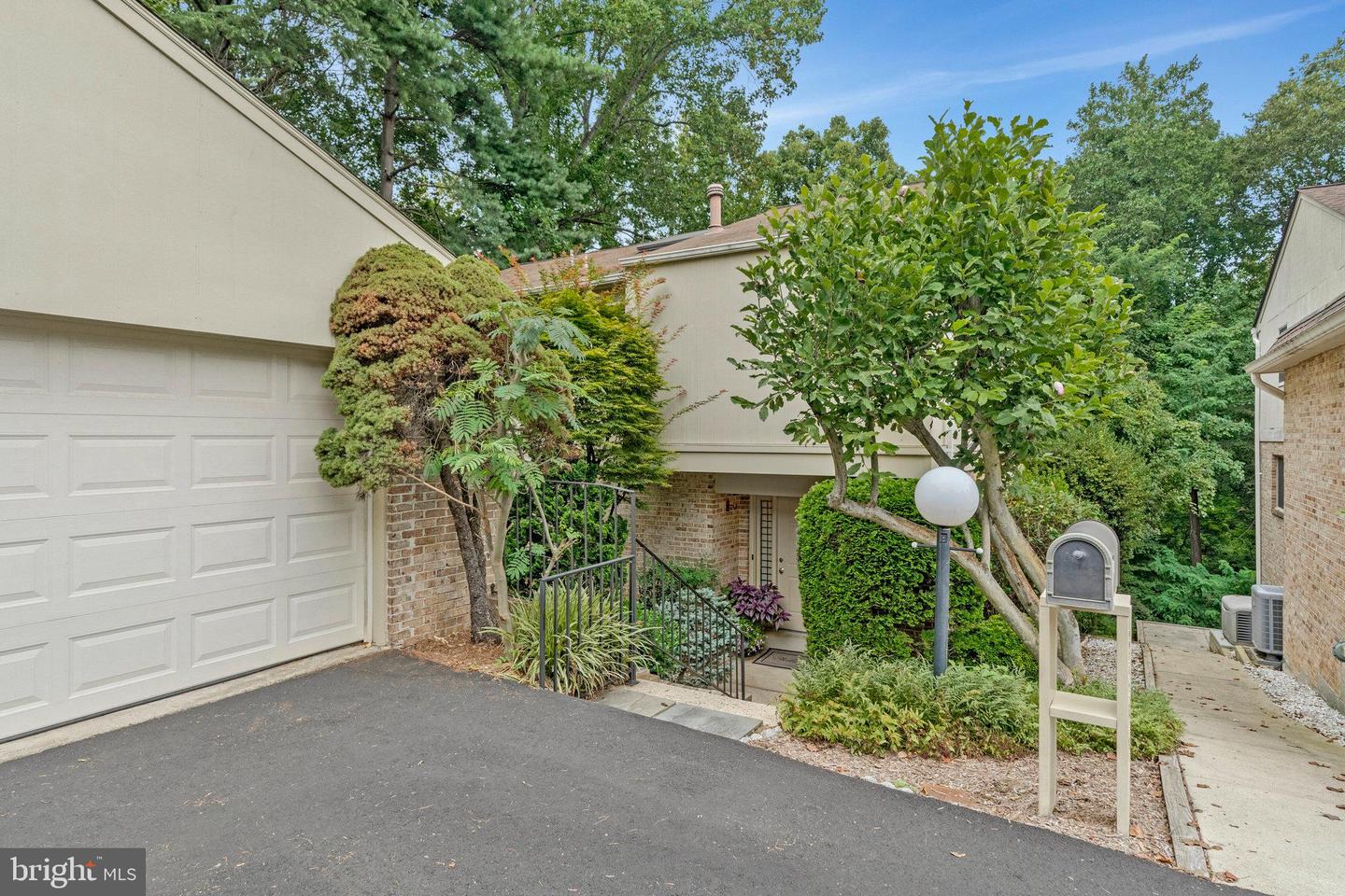 3800 HEMLOCK WAY, FAIRFAX, Virginia 22030, 3 Bedrooms Bedrooms, ,2 BathroomsBathrooms,Residential,For sale,3800 HEMLOCK WAY,VAFC2006880 MLS # VAFC2006880 3800 HEMLOCK WAY, FAIRFAX, Virginia 22030, 3 Bedrooms Bedrooms, ,2 BathroomsBathrooms,Residential,For sale,3800 HEMLOCK WAY,VAFC2006880 MLS # VAFC2006880