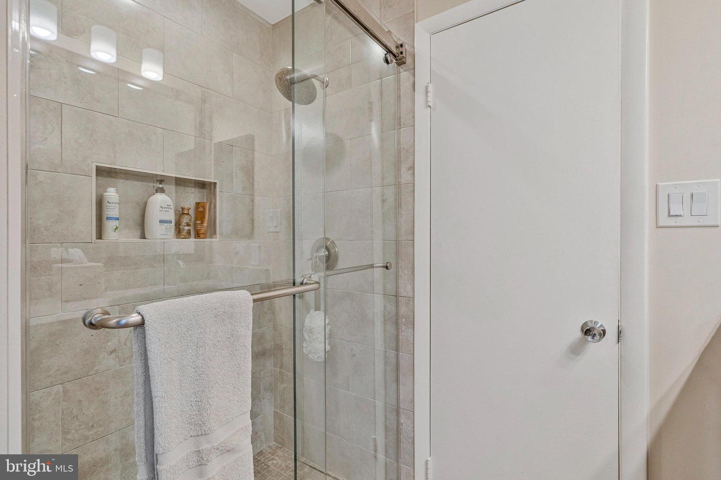 3800 HEMLOCK WAY, FAIRFAX, Virginia 22030, 3 Bedrooms Bedrooms, ,2 BathroomsBathrooms,Residential,For sale,3800 HEMLOCK WAY,VAFC2006880 MLS # VAFC2006880 3800 HEMLOCK WAY, FAIRFAX, Virginia 22030, 3 Bedrooms Bedrooms, ,2 BathroomsBathrooms,Residential,For sale,3800 HEMLOCK WAY,VAFC2006880 MLS # VAFC2006880