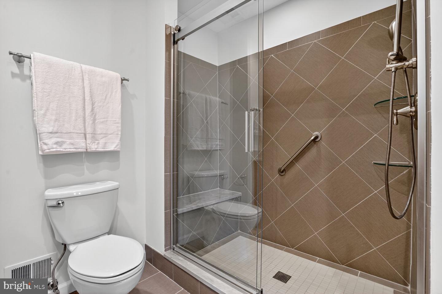 10172 TURNBERRY PL, OAKTON, Virginia 22124, 3 Bedrooms Bedrooms, ,2 BathroomsBathrooms,Residential,For sale,10172 TURNBERRY PL,VAFX2263592 MLS # VAFX2263592 10172 TURNBERRY PL, OAKTON, Virginia 22124, 3 Bedrooms Bedrooms, ,2 BathroomsBathrooms,Residential,For sale,10172 TURNBERRY PL,VAFX2263592 MLS # VAFX2263592