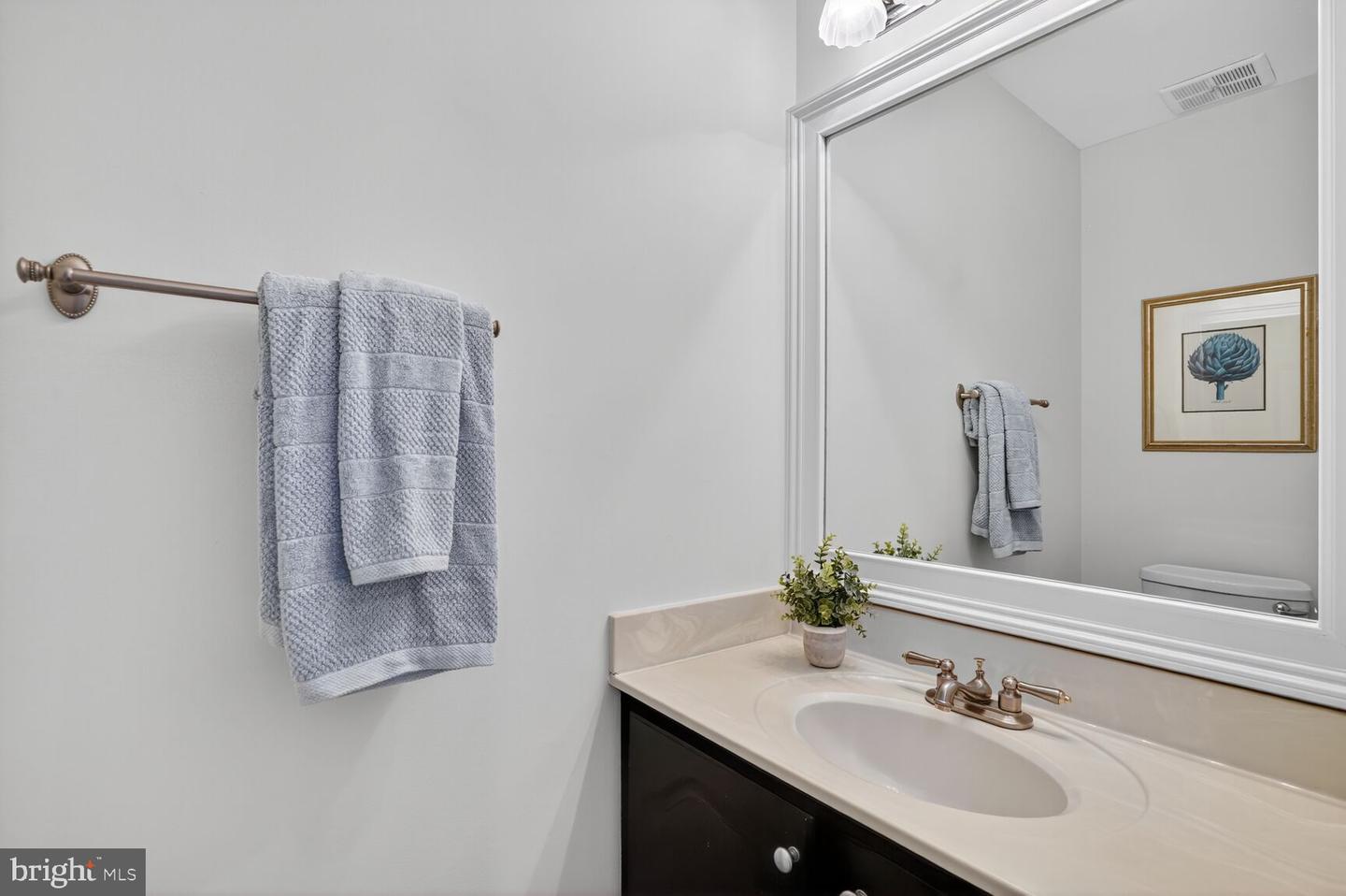 10172 TURNBERRY PL, OAKTON, Virginia 22124, 3 Bedrooms Bedrooms, ,2 BathroomsBathrooms,Residential,For sale,10172 TURNBERRY PL,VAFX2263592 MLS # VAFX2263592 10172 TURNBERRY PL, OAKTON, Virginia 22124, 3 Bedrooms Bedrooms, ,2 BathroomsBathrooms,Residential,For sale,10172 TURNBERRY PL,VAFX2263592 MLS # VAFX2263592