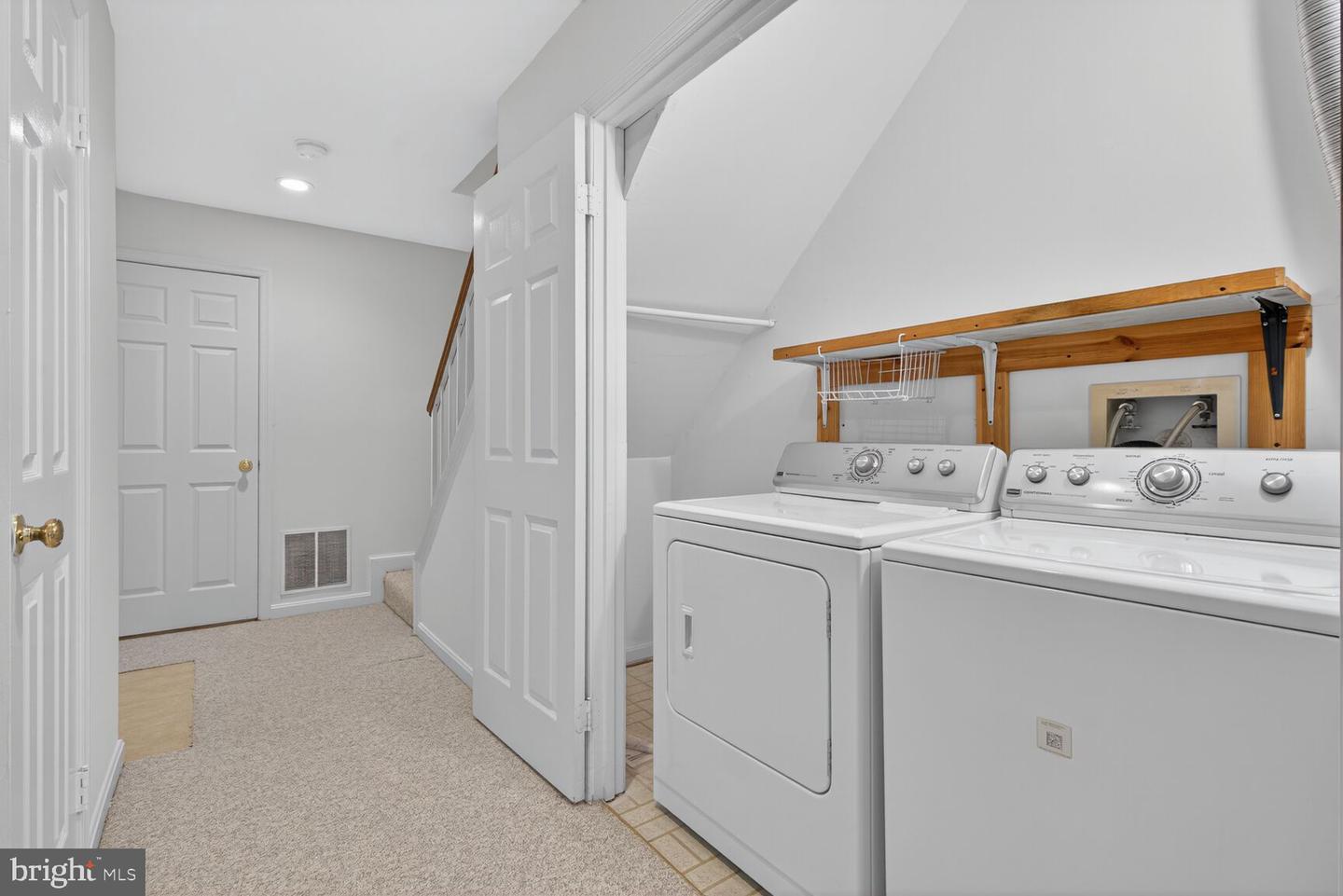 10172 TURNBERRY PL, OAKTON, Virginia 22124, 3 Bedrooms Bedrooms, ,2 BathroomsBathrooms,Residential,For sale,10172 TURNBERRY PL,VAFX2263592 MLS # VAFX2263592 10172 TURNBERRY PL, OAKTON, Virginia 22124, 3 Bedrooms Bedrooms, ,2 BathroomsBathrooms,Residential,For sale,10172 TURNBERRY PL,VAFX2263592 MLS # VAFX2263592