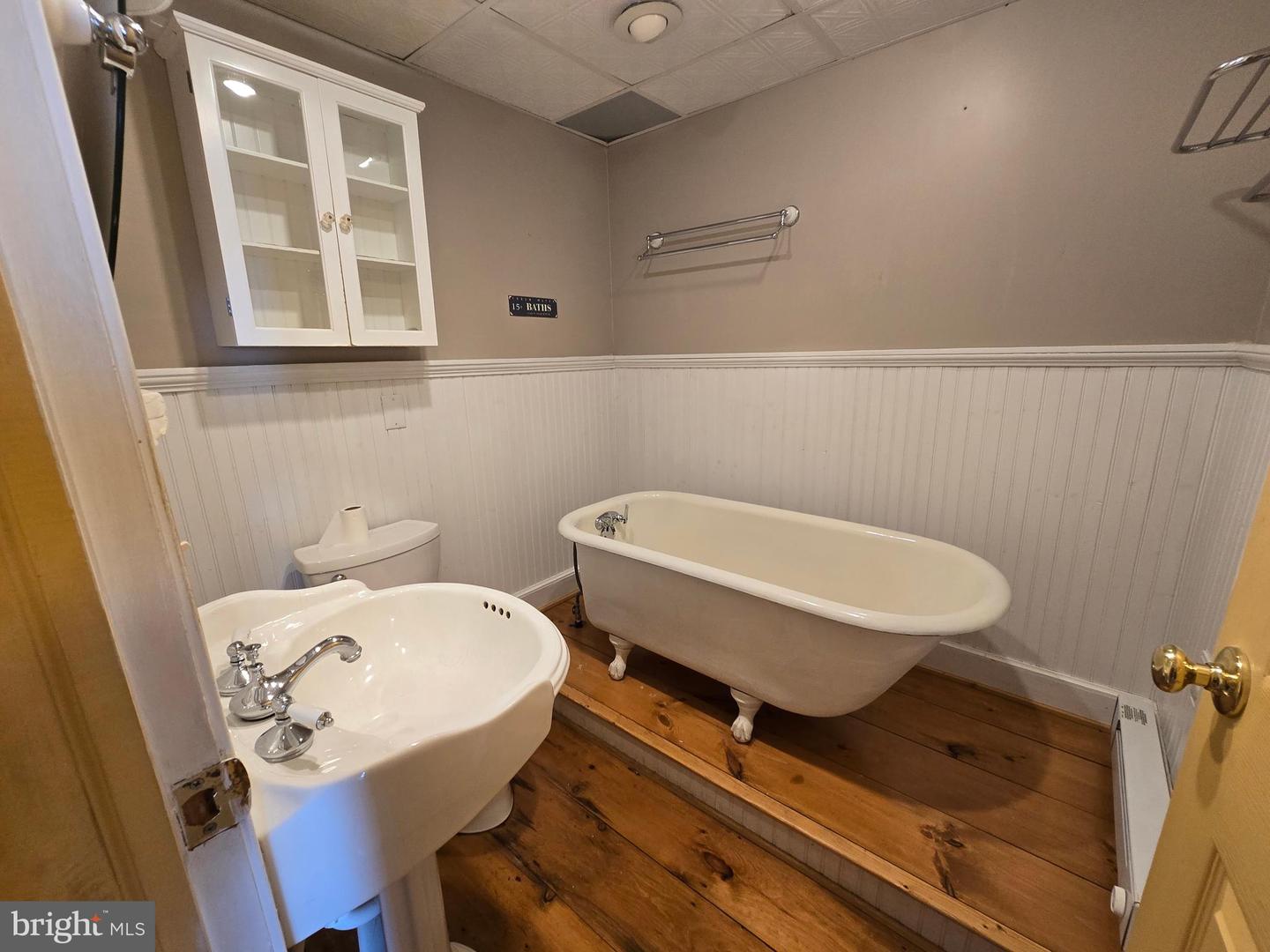 1133 TOMAHAWK TRL TRL, WINCHESTER, Virginia 22602, 3 Bedrooms Bedrooms, 9 Rooms Rooms,2 BathroomsBathrooms,Residential,For sale,1133 TOMAHAWK TRL TRL,VAFV2036660 MLS # VAFV2036660 1133 TOMAHAWK TRL TRL, WINCHESTER, Virginia 22602, 3 Bedrooms Bedrooms, 9 Rooms Rooms,2 BathroomsBathrooms,Residential,For sale,1133 TOMAHAWK TRL TRL,VAFV2036660 MLS # VAFV2036660