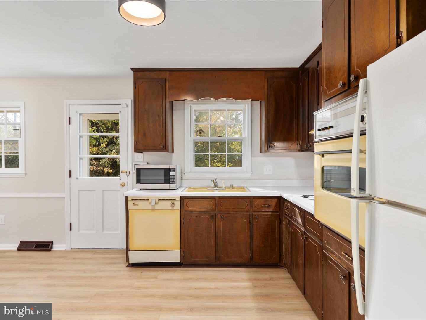 417 OLD WATERFORD RD NW, LEESBURG, Virginia 20176, 6 Bedrooms Bedrooms, ,3 BathroomsBathrooms,Residential,For sale,417 OLD WATERFORD RD NW,VALO2107304 MLS # VALO2107304