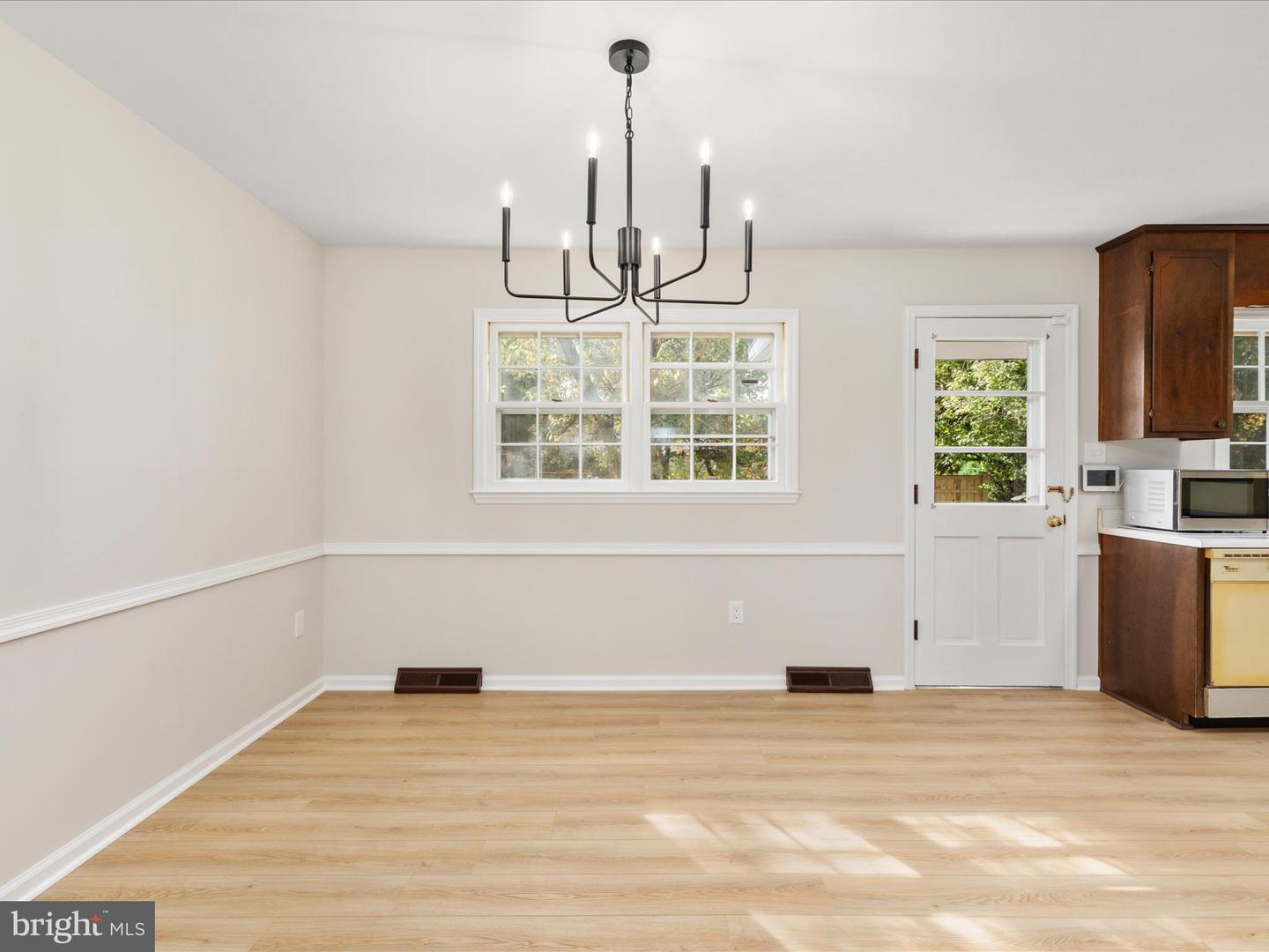 417 OLD WATERFORD RD NW, LEESBURG, Virginia 20176, 6 Bedrooms Bedrooms, ,3 BathroomsBathrooms,Residential,For sale,417 OLD WATERFORD RD NW,VALO2107304 MLS # VALO2107304