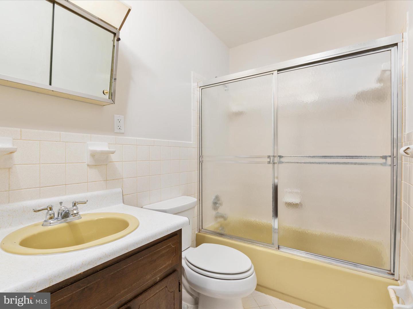 417 OLD WATERFORD RD NW, LEESBURG, Virginia 20176, 6 Bedrooms Bedrooms, ,3 BathroomsBathrooms,Residential,For sale,417 OLD WATERFORD RD NW,VALO2107304 MLS # VALO2107304