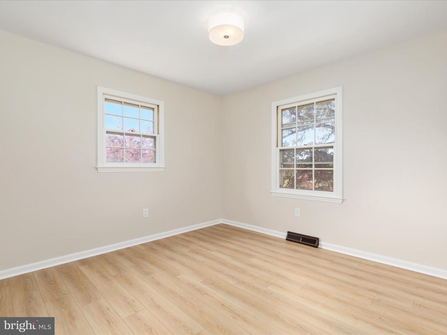 417 OLD WATERFORD RD NW, LEESBURG, Virginia 20176, 6 Bedrooms Bedrooms, ,3 BathroomsBathrooms,Residential,For sale,417 OLD WATERFORD RD NW,VALO2107304 MLS # VALO2107304