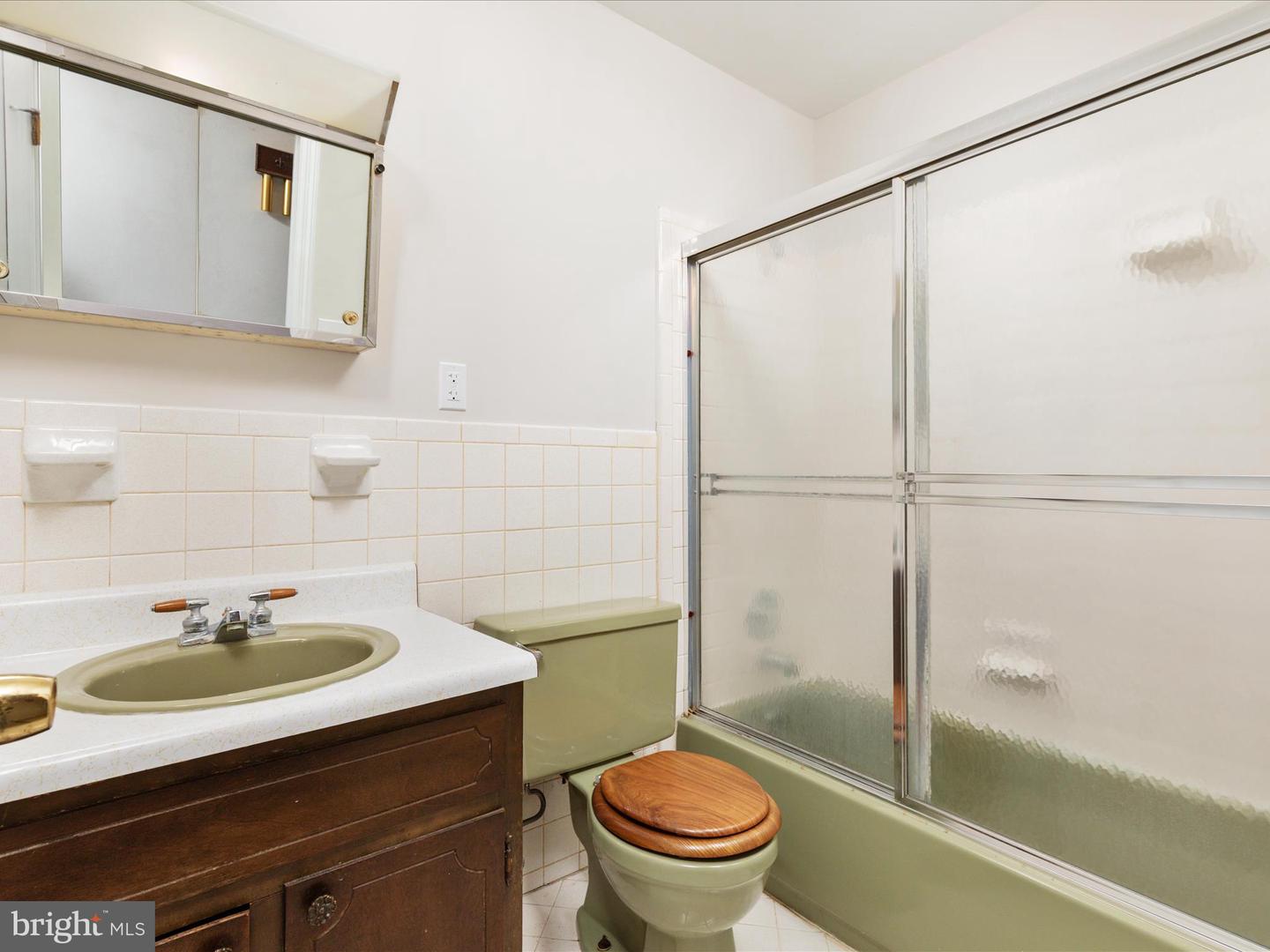 417 OLD WATERFORD RD NW, LEESBURG, Virginia 20176, 6 Bedrooms Bedrooms, ,3 BathroomsBathrooms,Residential,For sale,417 OLD WATERFORD RD NW,VALO2107304 MLS # VALO2107304