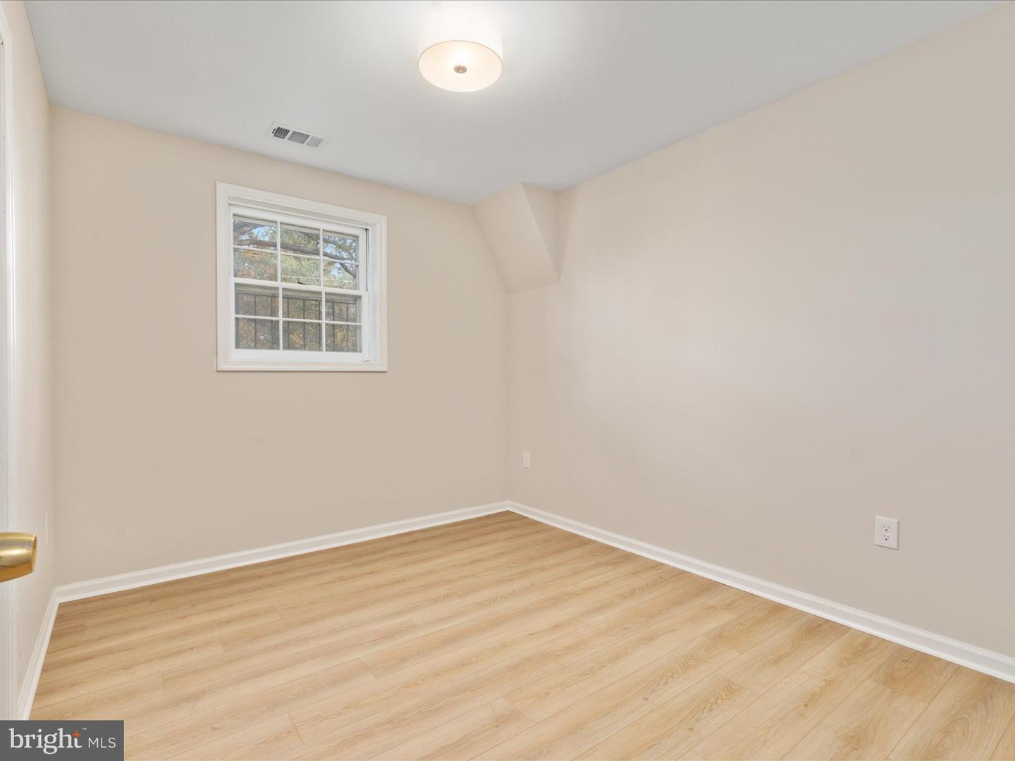 417 OLD WATERFORD RD NW, LEESBURG, Virginia 20176, 6 Bedrooms Bedrooms, ,3 BathroomsBathrooms,Residential,For sale,417 OLD WATERFORD RD NW,VALO2107304 MLS # VALO2107304