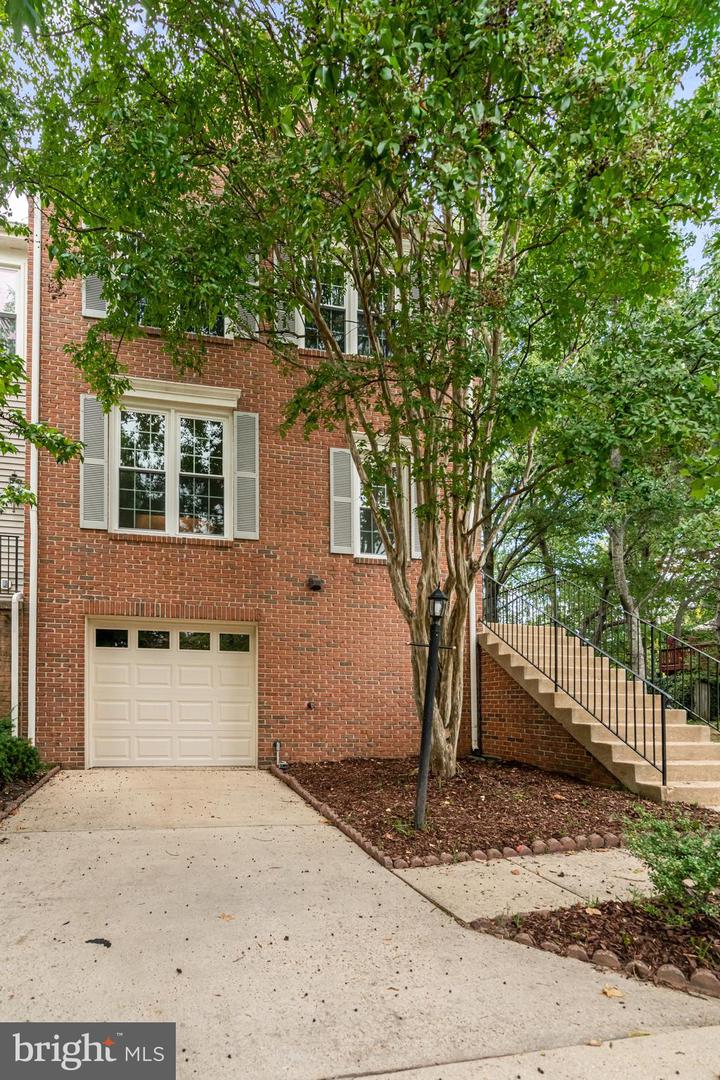 6342 FRANCONIA COMMONS DR, ALEXANDRIA, Virginia 22310, 3 Bedrooms Bedrooms, ,3 BathroomsBathrooms,Residential,For sale,6342 FRANCONIA COMMONS DR,VAFX2268584 MLS # VAFX2268584 6342 FRANCONIA COMMONS DR, ALEXANDRIA, Virginia 22310, 3 Bedrooms Bedrooms, ,3 BathroomsBathrooms,Residential,For sale,6342 FRANCONIA COMMONS DR,VAFX2268584 MLS # VAFX2268584