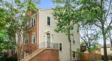 6342 FRANCONIA COMMONS DR, ALEXANDRIA, Virginia 22310, 3 Bedrooms Bedrooms, ,3 BathroomsBathrooms,Residential,For sale,6342 FRANCONIA COMMONS DR,VAFX2268584 MLS # VAFX2268584