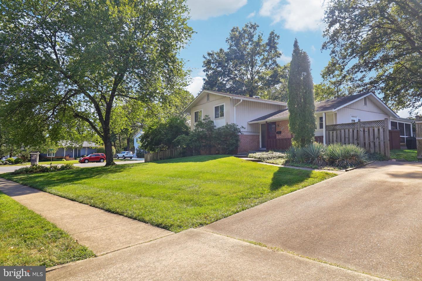 2638 BOWLING GREEN DR, VIENNA, Virginia 22180, 4 Bedrooms Bedrooms, ,2 BathroomsBathrooms,Residential,For sale,2638 BOWLING GREEN DR,VAFX2268866 MLS # VAFX2268866