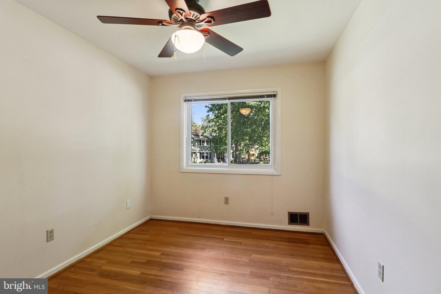 2638 BOWLING GREEN DR, VIENNA, Virginia 22180, 4 Bedrooms Bedrooms, ,2 BathroomsBathrooms,Residential,For sale,2638 BOWLING GREEN DR,VAFX2268866 MLS # VAFX2268866