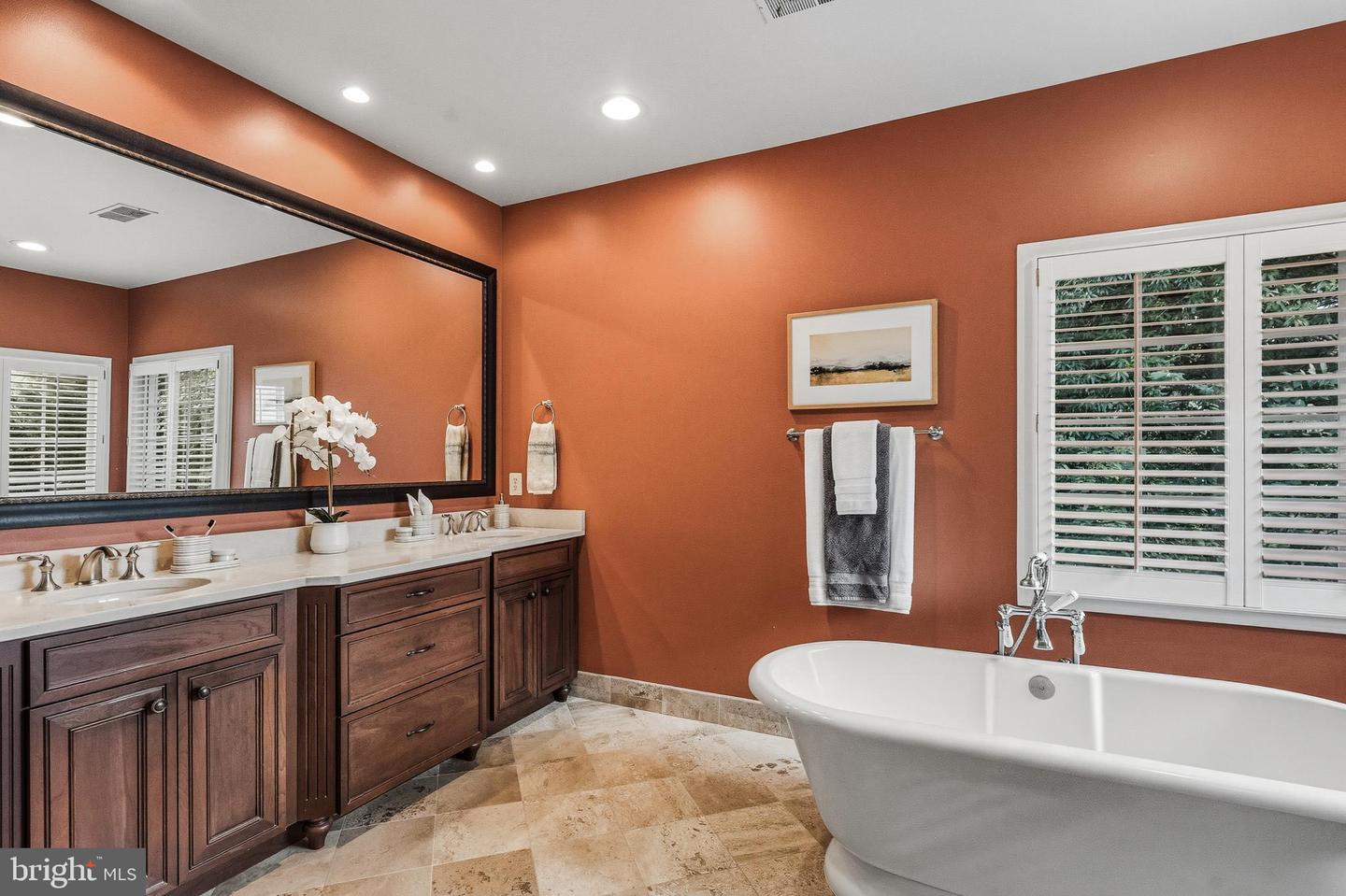 10087 DANIELS RUN WAY, FAIRFAX, Virginia 22030, 4 Bedrooms Bedrooms, ,3 BathroomsBathrooms,Residential,For sale,10087 DANIELS RUN WAY,VAFC2007094 MLS # VAFC2007094