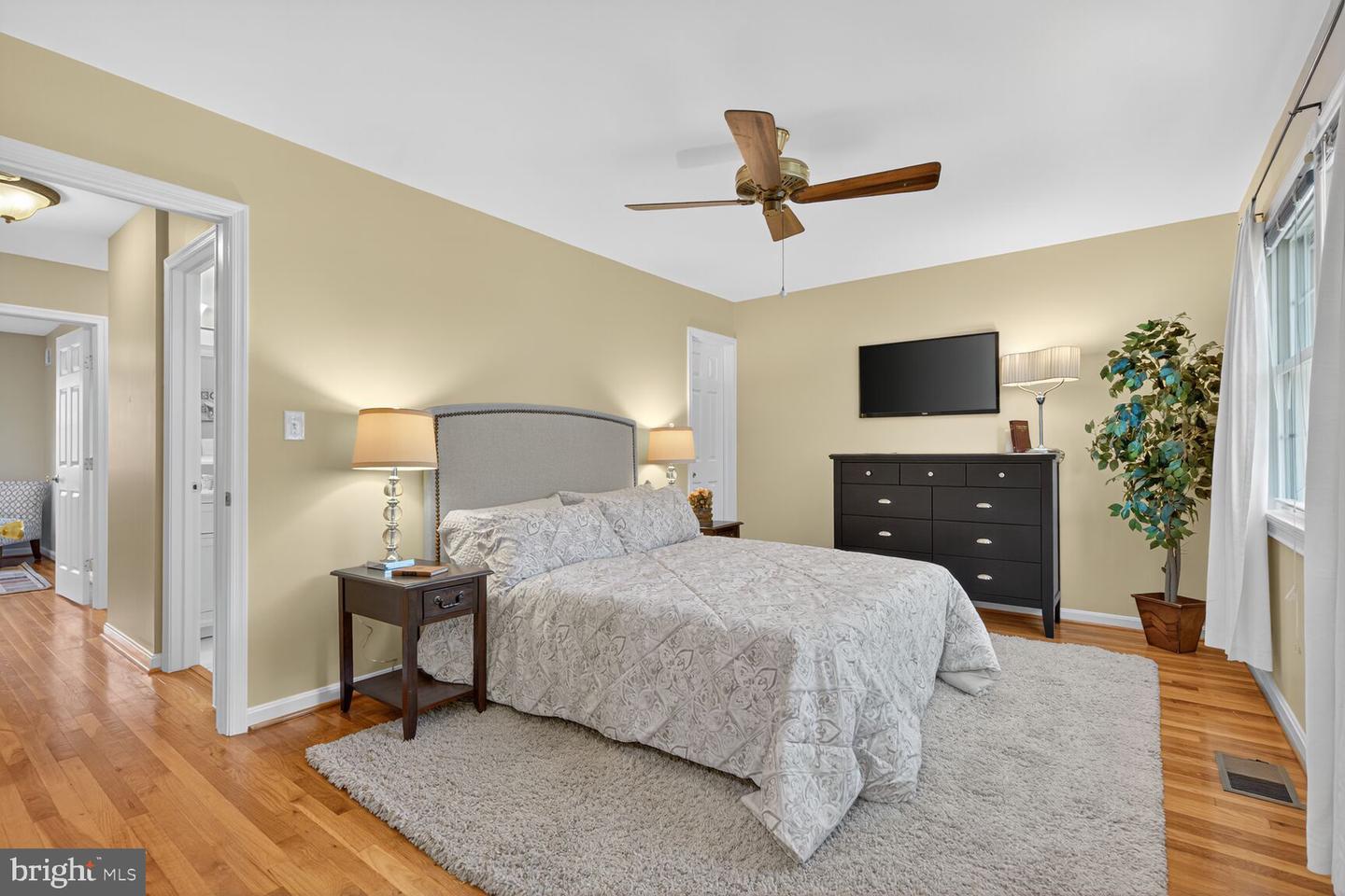 5944 QUEENSTON ST, SPRINGFIELD, Virginia 22152, 3 Bedrooms Bedrooms, ,3 BathroomsBathrooms,Residential,For sale,5944 QUEENSTON ST,VAFX2269524 MLS # VAFX2269524 5944 QUEENSTON ST, SPRINGFIELD, Virginia 22152, 3 Bedrooms Bedrooms, ,3 BathroomsBathrooms,Residential,For sale,5944 QUEENSTON ST,VAFX2269524 MLS # VAFX2269524