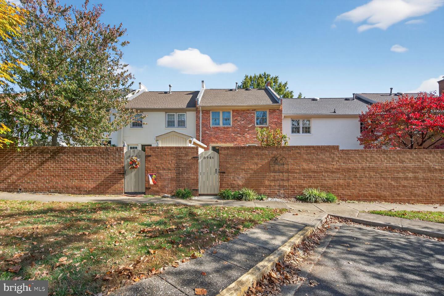5944 QUEENSTON ST, SPRINGFIELD, Virginia 22152, 3 Bedrooms Bedrooms, ,3 BathroomsBathrooms,Residential,For sale,5944 QUEENSTON ST,VAFX2269524 MLS # VAFX2269524 5944 QUEENSTON ST, SPRINGFIELD, Virginia 22152, 3 Bedrooms Bedrooms, ,3 BathroomsBathrooms,Residential,For sale,5944 QUEENSTON ST,VAFX2269524 MLS # VAFX2269524