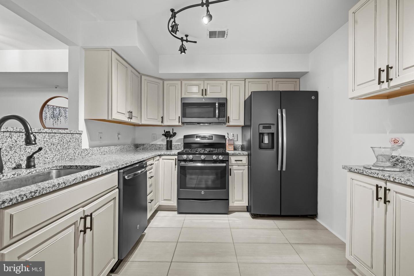 12229 FAIRFIELD HOUSE DR #206, FAIRFAX, Virginia 22033, 2 Bedrooms Bedrooms, ,2 BathroomsBathrooms,Residential,For sale,12229 FAIRFIELD HOUSE DR #206,VAFX2272290 MLS # VAFX2272290 12229 FAIRFIELD HOUSE DR #206, FAIRFAX, Virginia 22033, 2 Bedrooms Bedrooms, ,2 BathroomsBathrooms,Residential,For sale,12229 FAIRFIELD HOUSE DR #206,VAFX2272290 MLS # VAFX2272290