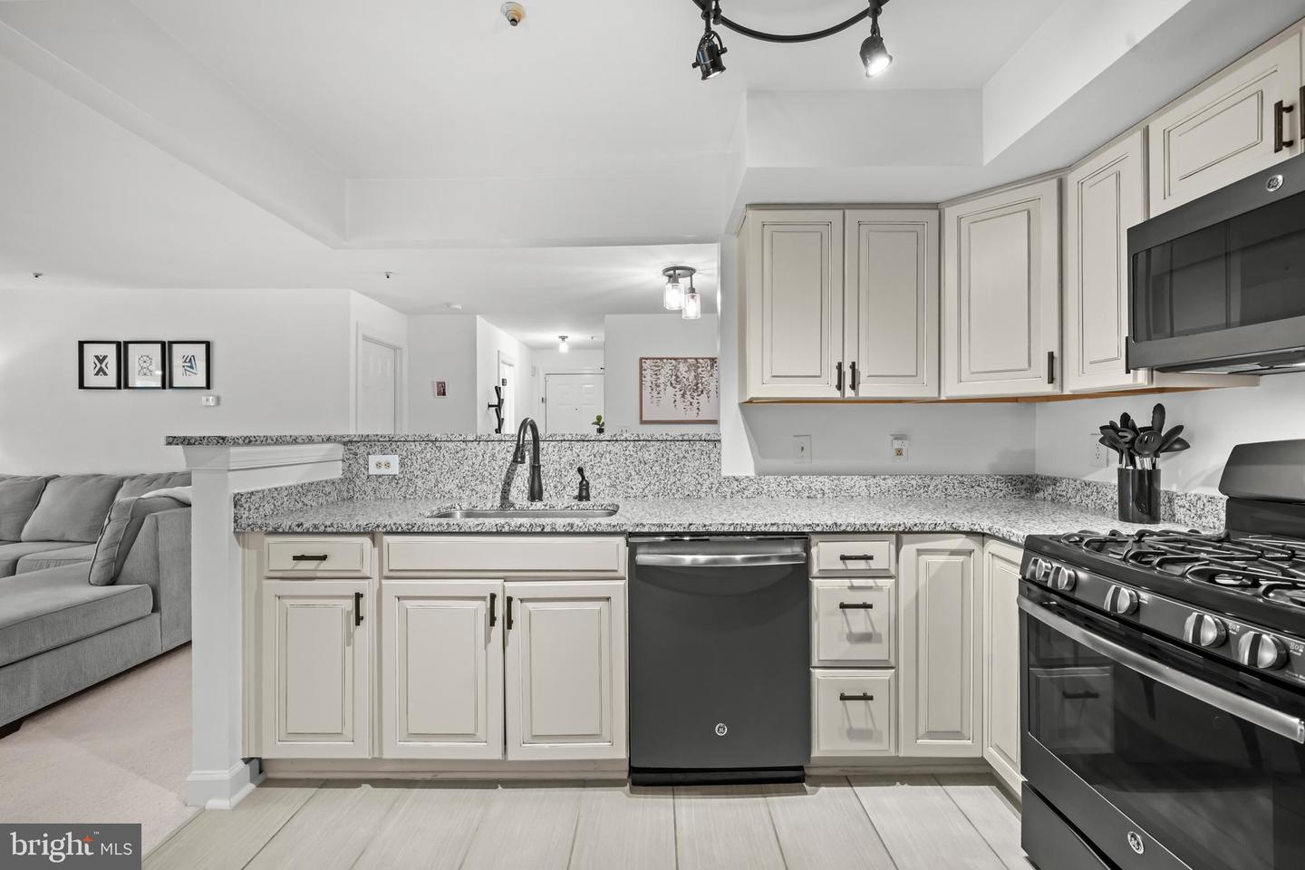 12229 FAIRFIELD HOUSE DR #206, FAIRFAX, Virginia 22033, 2 Bedrooms Bedrooms, ,2 BathroomsBathrooms,Residential,For sale,12229 FAIRFIELD HOUSE DR #206,VAFX2272290 MLS # VAFX2272290 12229 FAIRFIELD HOUSE DR #206, FAIRFAX, Virginia 22033, 2 Bedrooms Bedrooms, ,2 BathroomsBathrooms,Residential,For sale,12229 FAIRFIELD HOUSE DR #206,VAFX2272290 MLS # VAFX2272290