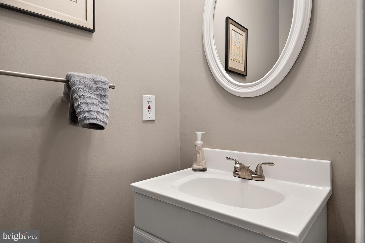 9909 LAKEPOINTE DR, BURKE, Virginia 22015, 3 Bedrooms Bedrooms, ,2 BathroomsBathrooms,Residential,For sale,9909 LAKEPOINTE DR,VAFX2273178 MLS # VAFX2273178 9909 LAKEPOINTE DR, BURKE, Virginia 22015, 3 Bedrooms Bedrooms, ,2 BathroomsBathrooms,Residential,For sale,9909 LAKEPOINTE DR,VAFX2273178 MLS # VAFX2273178