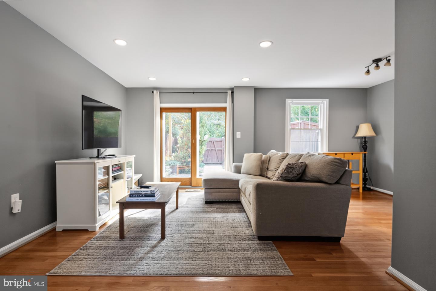 9909 LAKEPOINTE DR, BURKE, Virginia 22015, 3 Bedrooms Bedrooms, ,2 BathroomsBathrooms,Residential,For sale,9909 LAKEPOINTE DR,VAFX2273178 MLS # VAFX2273178 9909 LAKEPOINTE DR, BURKE, Virginia 22015, 3 Bedrooms Bedrooms, ,2 BathroomsBathrooms,Residential,For sale,9909 LAKEPOINTE DR,VAFX2273178 MLS # VAFX2273178