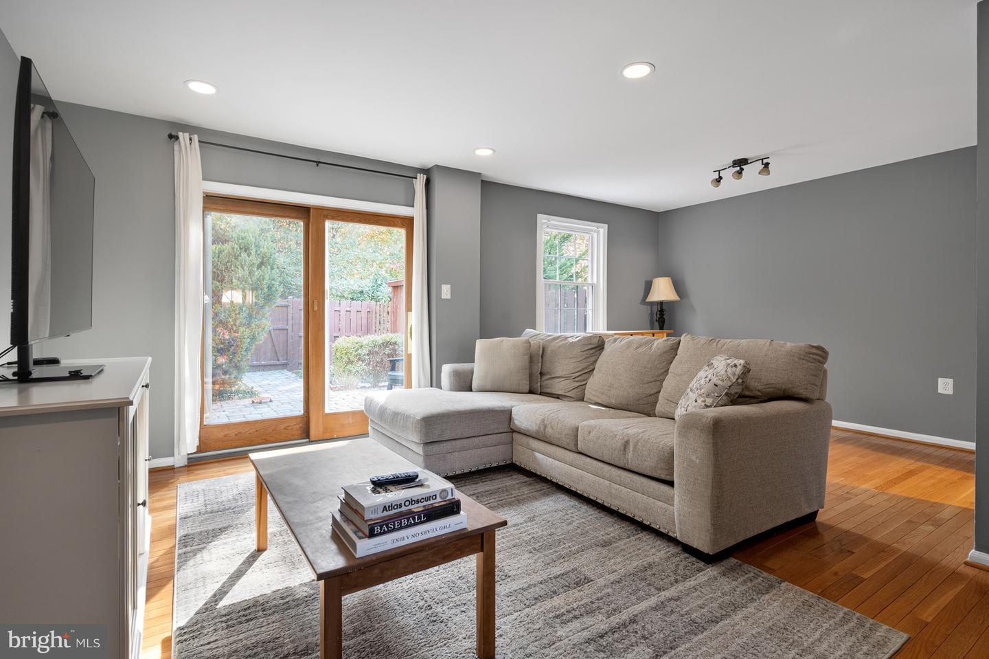 9909 LAKEPOINTE DR, BURKE, Virginia 22015, 3 Bedrooms Bedrooms, ,2 BathroomsBathrooms,Residential,For sale,9909 LAKEPOINTE DR,VAFX2273178 MLS # VAFX2273178 9909 LAKEPOINTE DR, BURKE, Virginia 22015, 3 Bedrooms Bedrooms, ,2 BathroomsBathrooms,Residential,For sale,9909 LAKEPOINTE DR,VAFX2273178 MLS # VAFX2273178