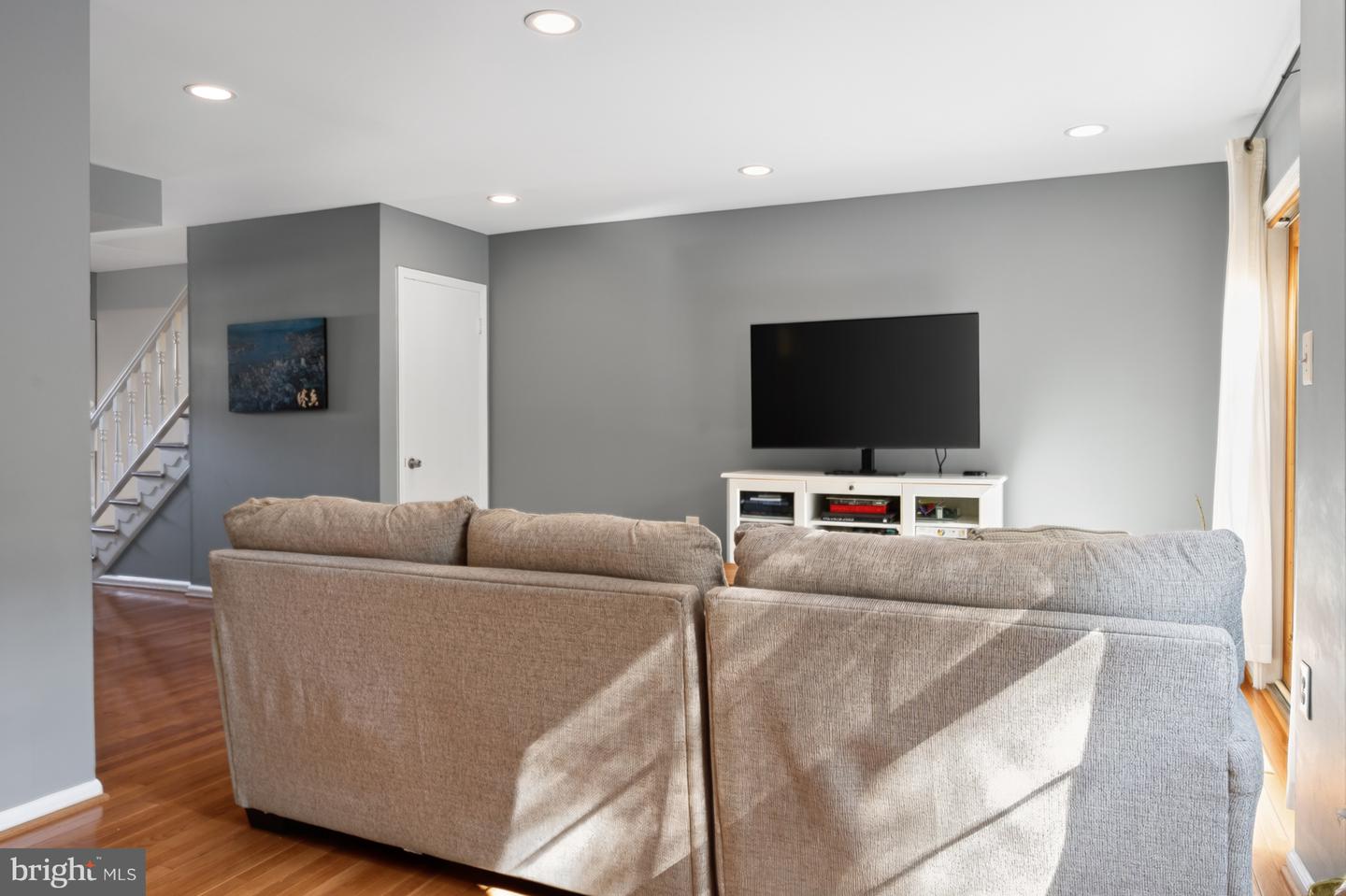 9909 LAKEPOINTE DR, BURKE, Virginia 22015, 3 Bedrooms Bedrooms, ,2 BathroomsBathrooms,Residential,For sale,9909 LAKEPOINTE DR,VAFX2273178 MLS # VAFX2273178 9909 LAKEPOINTE DR, BURKE, Virginia 22015, 3 Bedrooms Bedrooms, ,2 BathroomsBathrooms,Residential,For sale,9909 LAKEPOINTE DR,VAFX2273178 MLS # VAFX2273178