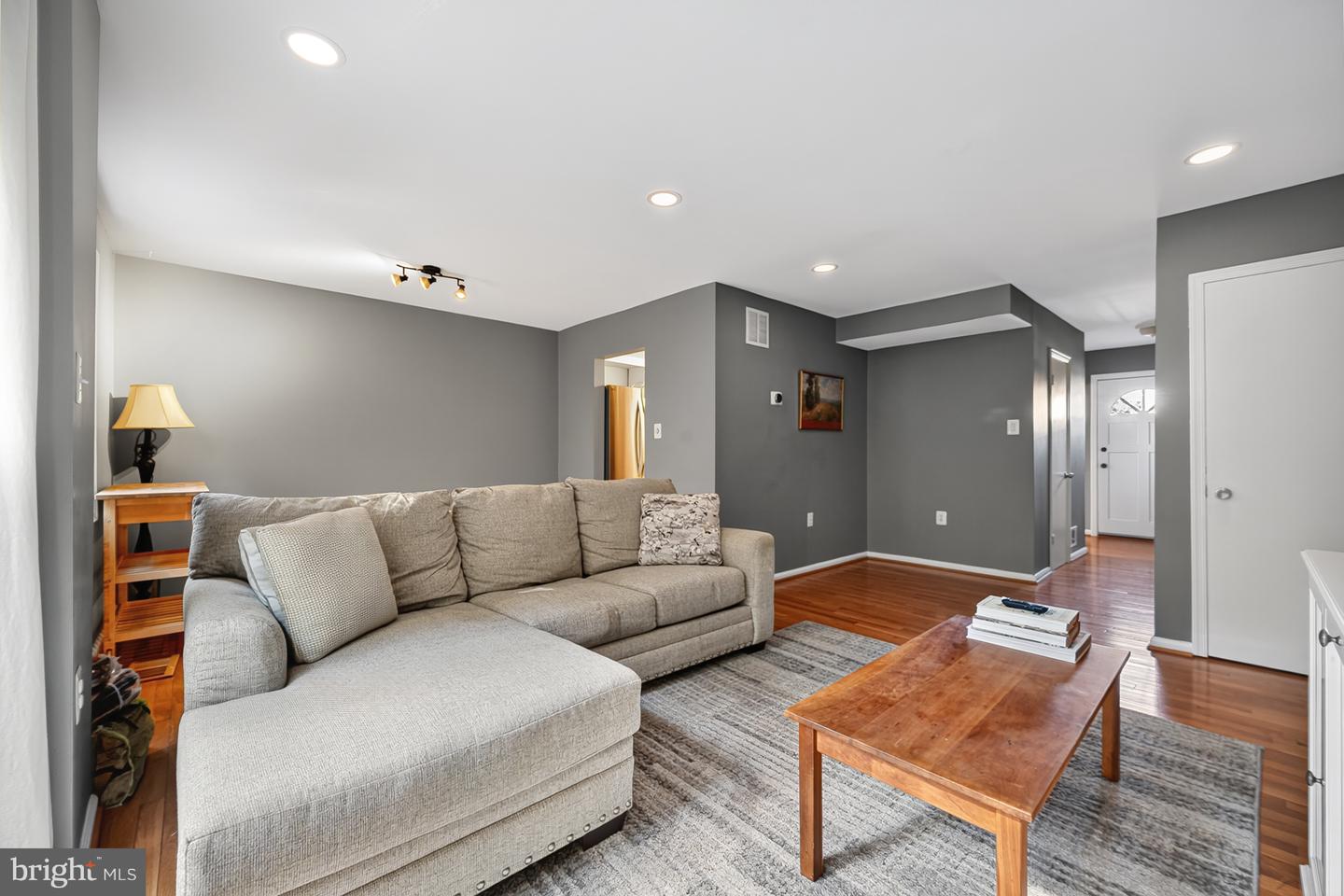 9909 LAKEPOINTE DR, BURKE, Virginia 22015, 3 Bedrooms Bedrooms, ,2 BathroomsBathrooms,Residential,For sale,9909 LAKEPOINTE DR,VAFX2273178 MLS # VAFX2273178 9909 LAKEPOINTE DR, BURKE, Virginia 22015, 3 Bedrooms Bedrooms, ,2 BathroomsBathrooms,Residential,For sale,9909 LAKEPOINTE DR,VAFX2273178 MLS # VAFX2273178