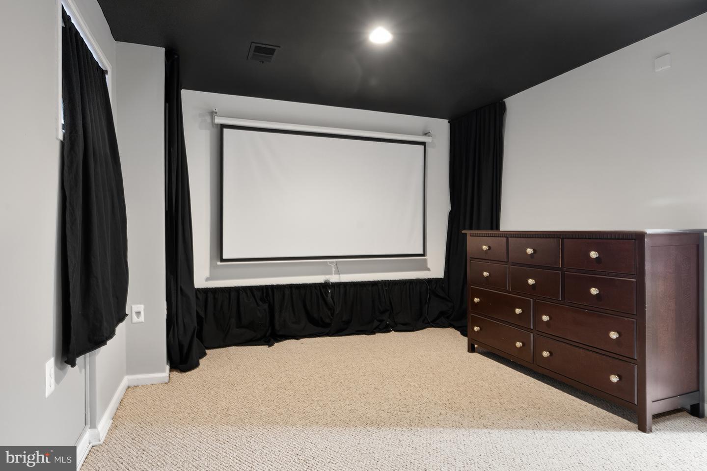 9909 LAKEPOINTE DR, BURKE, Virginia 22015, 3 Bedrooms Bedrooms, ,2 BathroomsBathrooms,Residential,For sale,9909 LAKEPOINTE DR,VAFX2273178 MLS # VAFX2273178 9909 LAKEPOINTE DR, BURKE, Virginia 22015, 3 Bedrooms Bedrooms, ,2 BathroomsBathrooms,Residential,For sale,9909 LAKEPOINTE DR,VAFX2273178 MLS # VAFX2273178