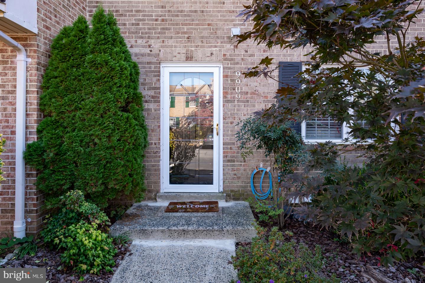 9909 LAKEPOINTE DR, BURKE, Virginia 22015, 3 Bedrooms Bedrooms, ,2 BathroomsBathrooms,Residential,For sale,9909 LAKEPOINTE DR,VAFX2273178 MLS # VAFX2273178 9909 LAKEPOINTE DR, BURKE, Virginia 22015, 3 Bedrooms Bedrooms, ,2 BathroomsBathrooms,Residential,For sale,9909 LAKEPOINTE DR,VAFX2273178 MLS # VAFX2273178