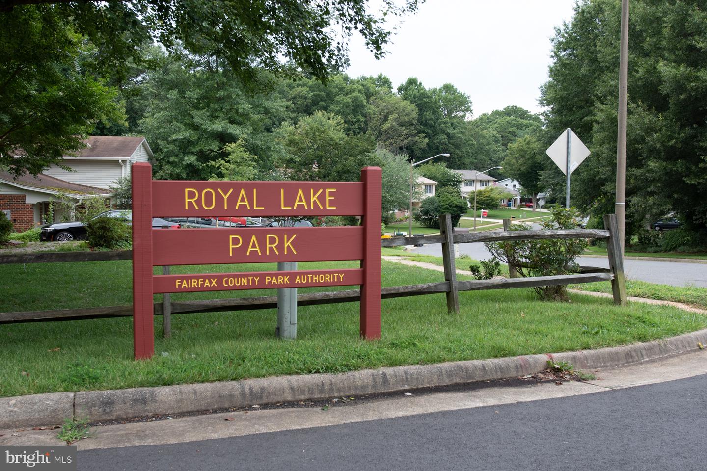 9909 LAKEPOINTE DR, BURKE, Virginia 22015, 3 Bedrooms Bedrooms, ,2 BathroomsBathrooms,Residential,For sale,9909 LAKEPOINTE DR,VAFX2273178 MLS # VAFX2273178 9909 LAKEPOINTE DR, BURKE, Virginia 22015, 3 Bedrooms Bedrooms, ,2 BathroomsBathrooms,Residential,For sale,9909 LAKEPOINTE DR,VAFX2273178 MLS # VAFX2273178