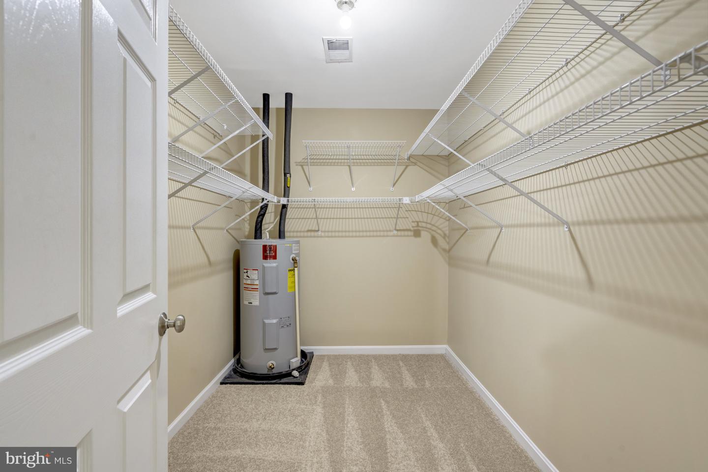 4427 MAJESTIC LN, FAIRFAX, Virginia 22033, 4 Bedrooms Bedrooms, ,3 BathroomsBathrooms,Residential,For sale,4427 MAJESTIC LN,VAFX2273338 MLS # VAFX2273338 4427 MAJESTIC LN, FAIRFAX, Virginia 22033, 4 Bedrooms Bedrooms, ,3 BathroomsBathrooms,Residential,For sale,4427 MAJESTIC LN,VAFX2273338 MLS # VAFX2273338