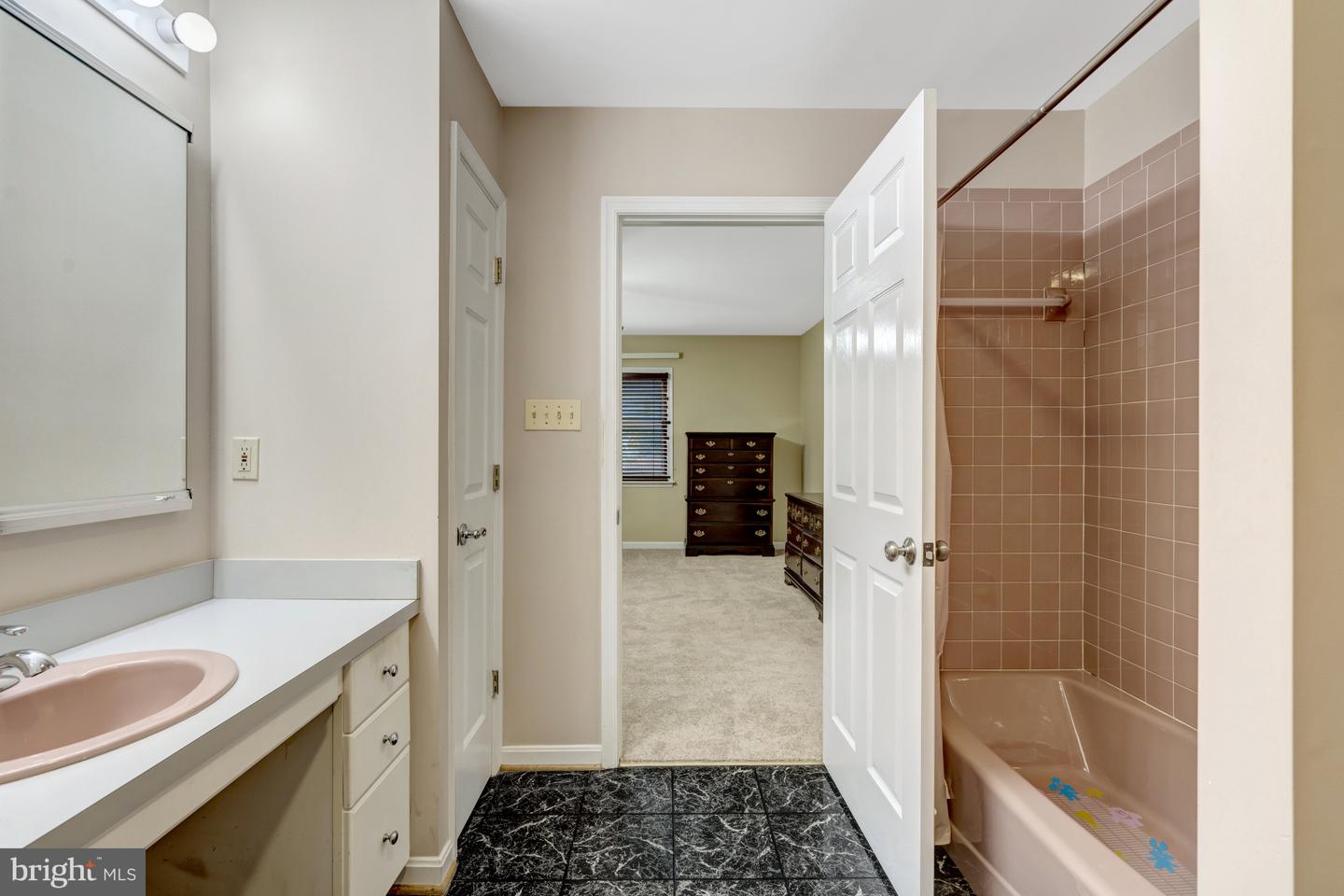 4427 MAJESTIC LN, FAIRFAX, Virginia 22033, 4 Bedrooms Bedrooms, ,3 BathroomsBathrooms,Residential,For sale,4427 MAJESTIC LN,VAFX2273338 MLS # VAFX2273338 4427 MAJESTIC LN, FAIRFAX, Virginia 22033, 4 Bedrooms Bedrooms, ,3 BathroomsBathrooms,Residential,For sale,4427 MAJESTIC LN,VAFX2273338 MLS # VAFX2273338