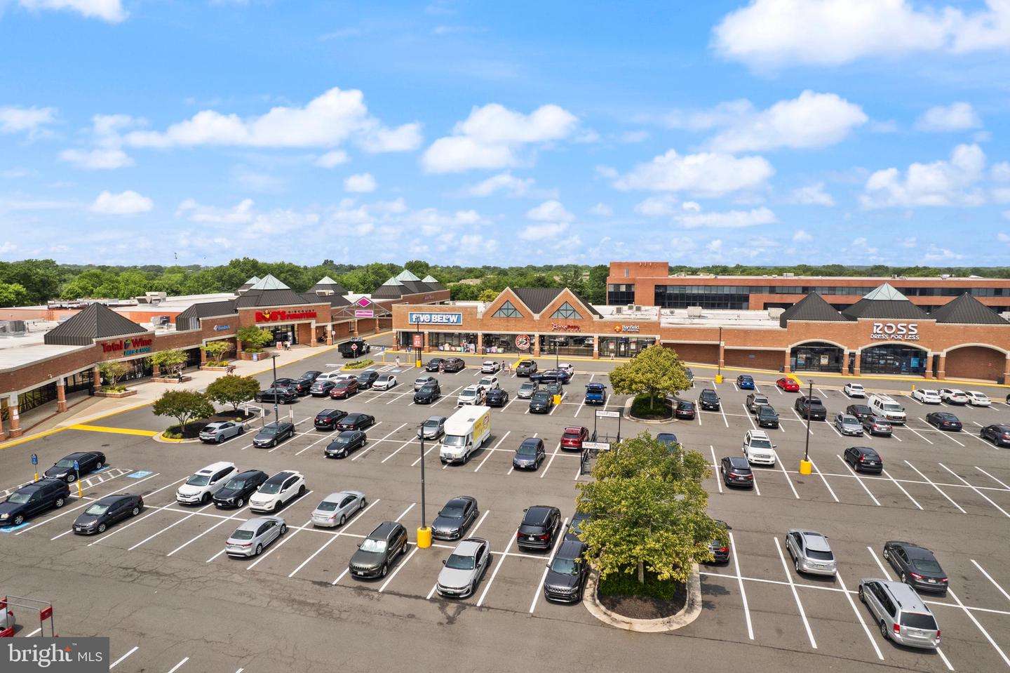 4427 MAJESTIC LN, FAIRFAX, Virginia 22033, 4 Bedrooms Bedrooms, ,3 BathroomsBathrooms,Residential,For sale,4427 MAJESTIC LN,VAFX2273338 MLS # VAFX2273338 4427 MAJESTIC LN, FAIRFAX, Virginia 22033, 4 Bedrooms Bedrooms, ,3 BathroomsBathrooms,Residential,For sale,4427 MAJESTIC LN,VAFX2273338 MLS # VAFX2273338