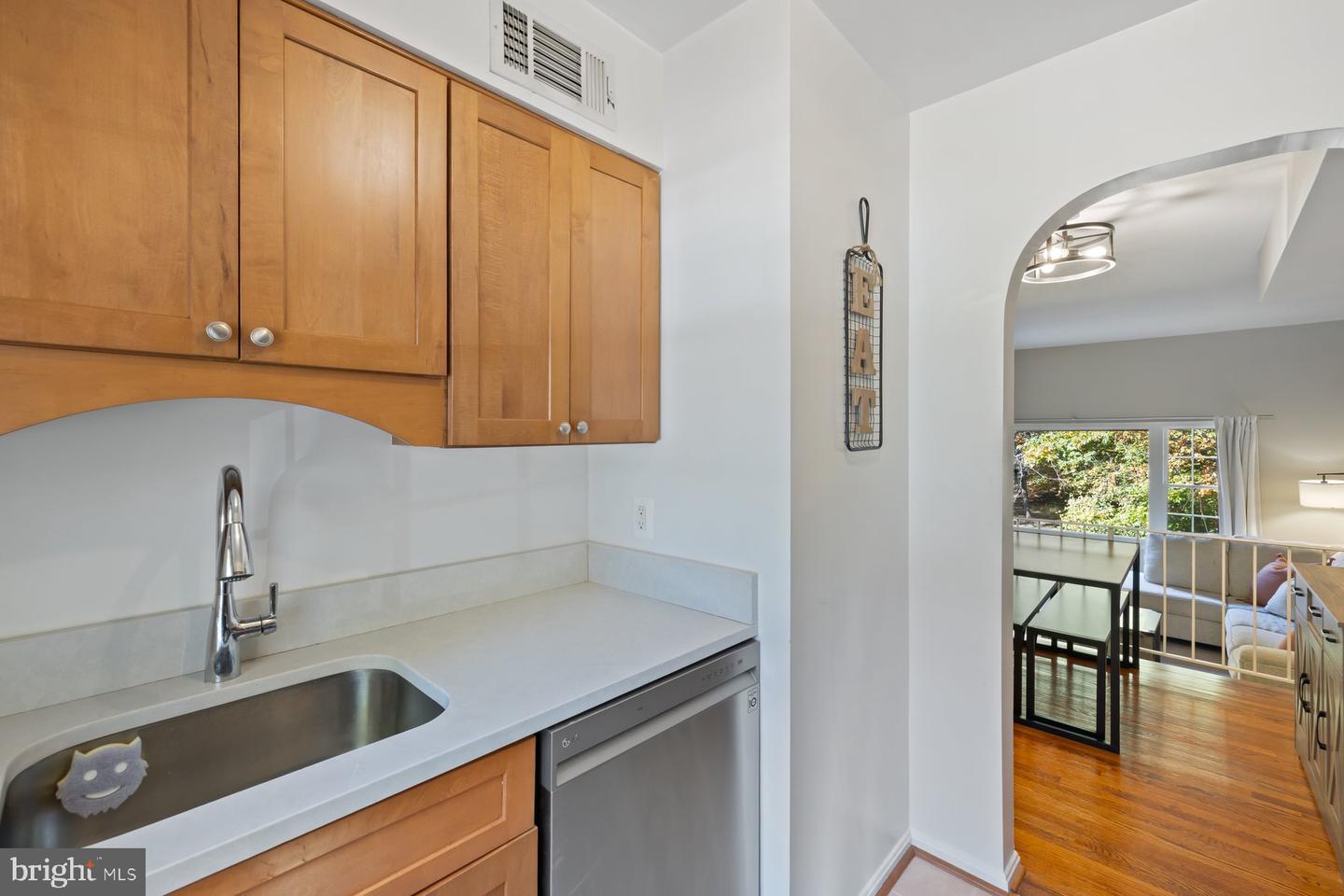 5816 TORINGTON DR #860, SPRINGFIELD, Virginia 22152, 2 Bedrooms Bedrooms, ,1 BathroomBathrooms,Residential,For sale,5816 TORINGTON DR #860,VAFX2274368 MLS # VAFX2274368