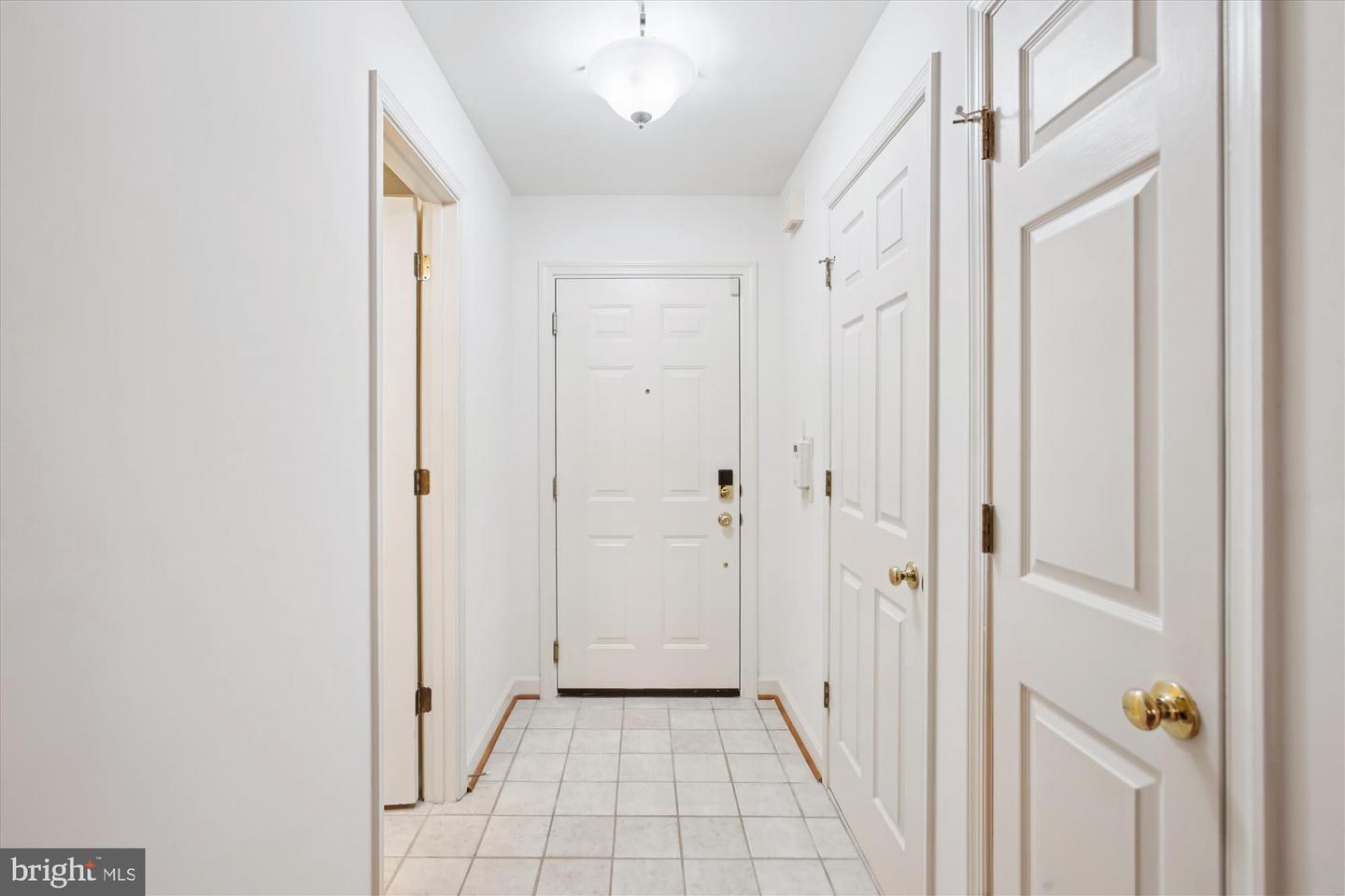 3800 RIDGE KNOLL CT #2, FAIRFAX, Virginia 22033, 2 Bedrooms Bedrooms, ,2 BathroomsBathrooms,Residential,For sale,3800 RIDGE KNOLL CT #2,VAFX2274370 MLS # VAFX2274370