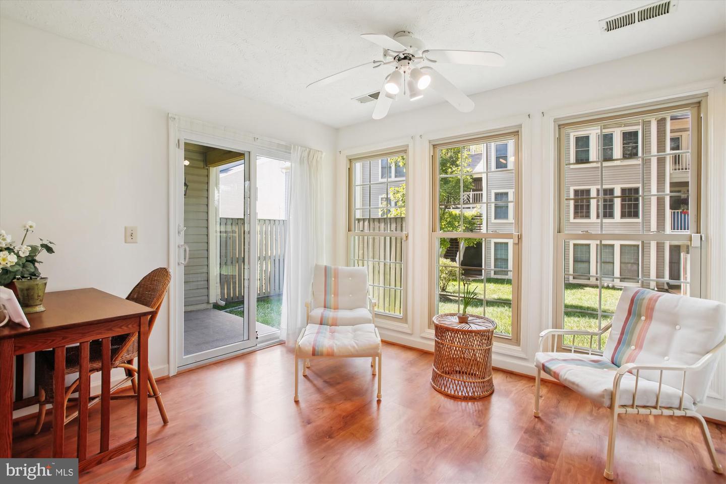 3800 RIDGE KNOLL CT #2, FAIRFAX, Virginia 22033, 2 Bedrooms Bedrooms, ,2 BathroomsBathrooms,Residential,For sale,3800 RIDGE KNOLL CT #2,VAFX2274370 MLS # VAFX2274370