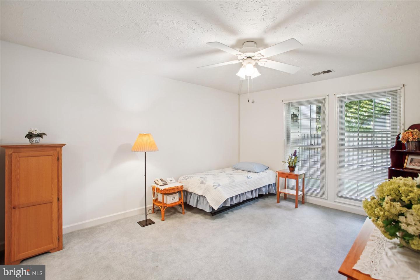 3800 RIDGE KNOLL CT #2, FAIRFAX, Virginia 22033, 2 Bedrooms Bedrooms, ,2 BathroomsBathrooms,Residential,For sale,3800 RIDGE KNOLL CT #2,VAFX2274370 MLS # VAFX2274370