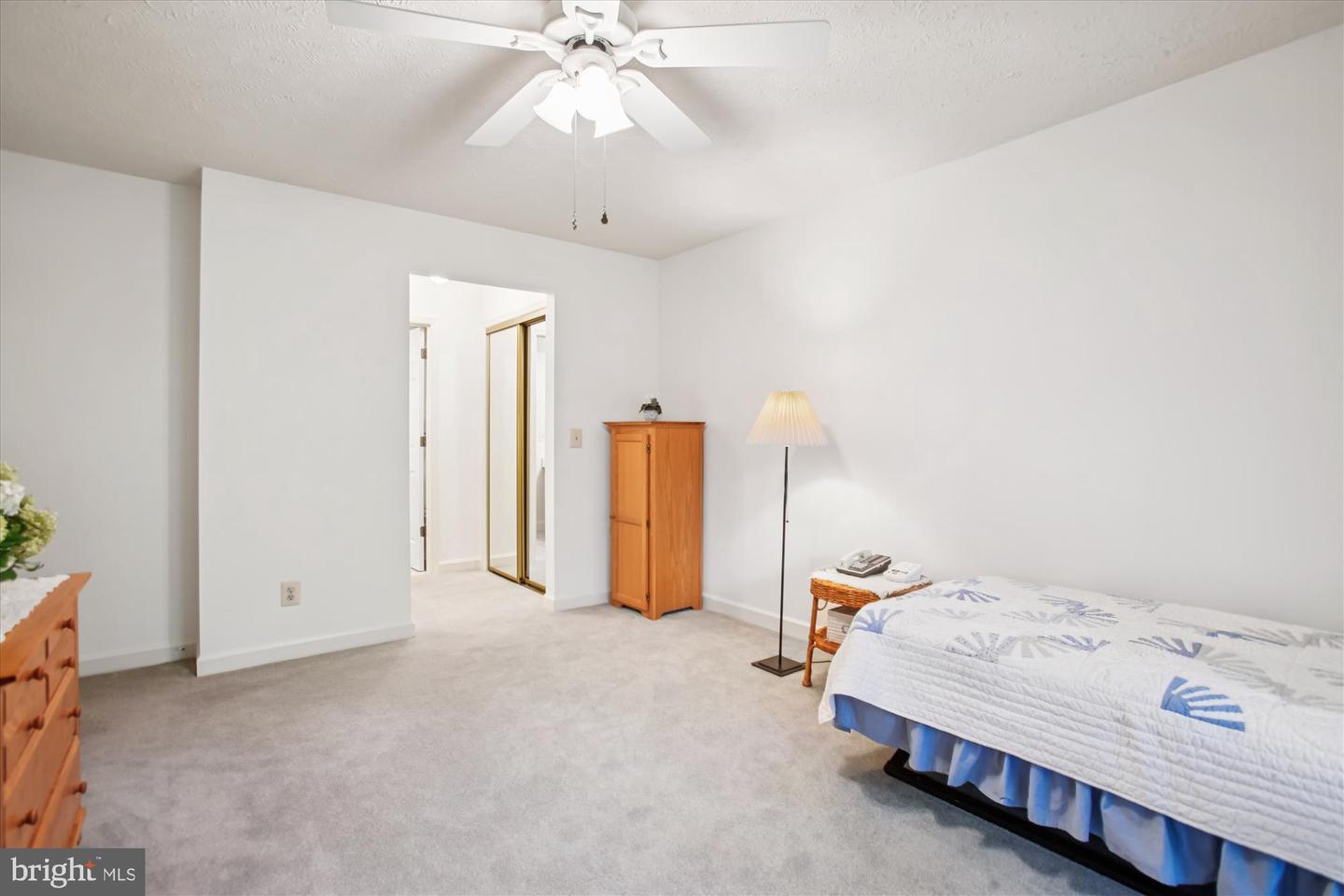 3800 RIDGE KNOLL CT #2, FAIRFAX, Virginia 22033, 2 Bedrooms Bedrooms, ,2 BathroomsBathrooms,Residential,For sale,3800 RIDGE KNOLL CT #2,VAFX2274370 MLS # VAFX2274370