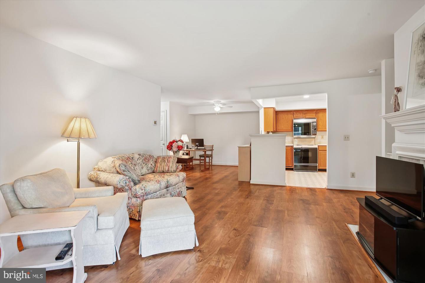 3800 RIDGE KNOLL CT #2, FAIRFAX, Virginia 22033, 2 Bedrooms Bedrooms, ,2 BathroomsBathrooms,Residential,For sale,3800 RIDGE KNOLL CT #2,VAFX2274370 MLS # VAFX2274370