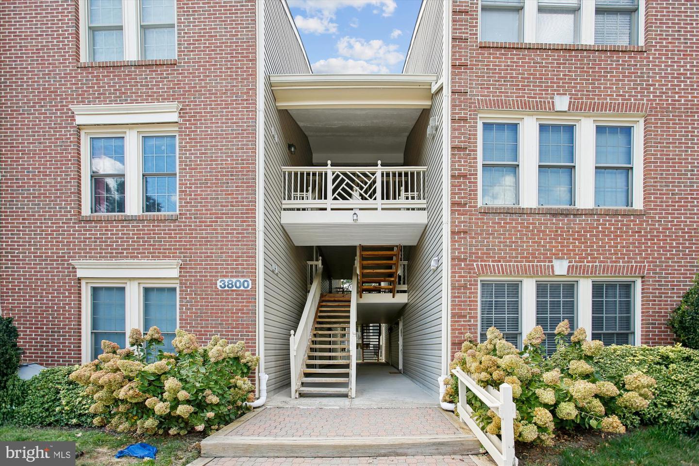3800 RIDGE KNOLL CT #2, FAIRFAX, Virginia 22033, 2 Bedrooms Bedrooms, ,2 BathroomsBathrooms,Residential,For sale,3800 RIDGE KNOLL CT #2,VAFX2274370 MLS # VAFX2274370