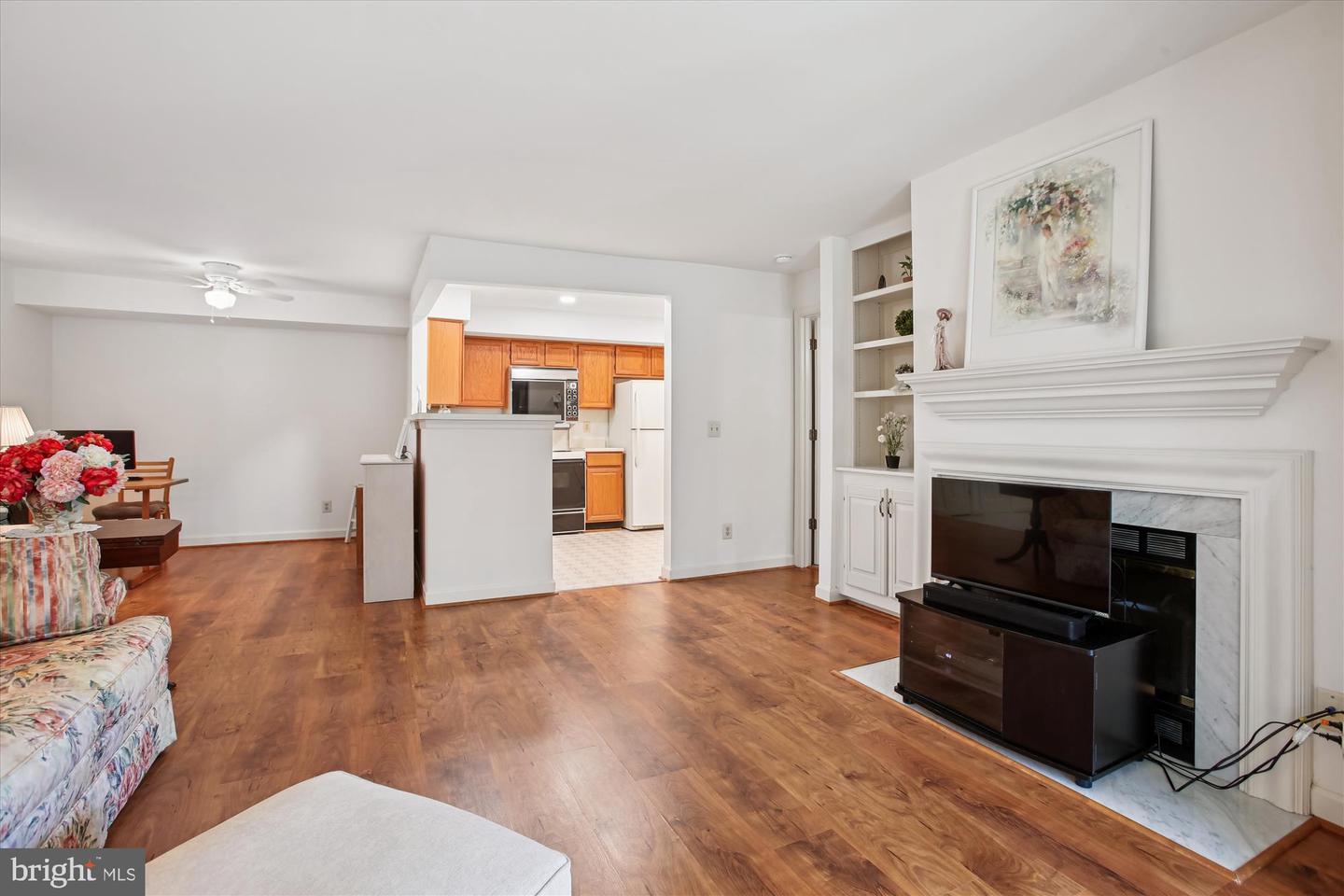 3800 RIDGE KNOLL CT #2, FAIRFAX, Virginia 22033, 2 Bedrooms Bedrooms, ,2 BathroomsBathrooms,Residential,For sale,3800 RIDGE KNOLL CT #2,VAFX2274370 MLS # VAFX2274370