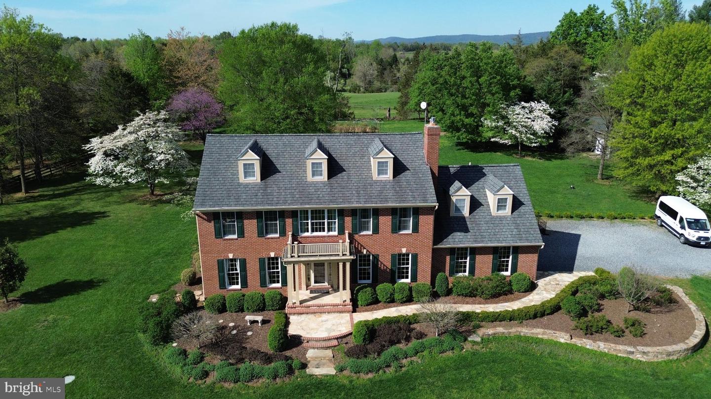 11929 FOLLY LN, LOVETTSVILLE, Virginia 20180, 4 Bedrooms Bedrooms, 14 Rooms Rooms,2 BathroomsBathrooms,Residential,For sale,11929 FOLLY LN,VALO2108946 MLS # VALO2108946