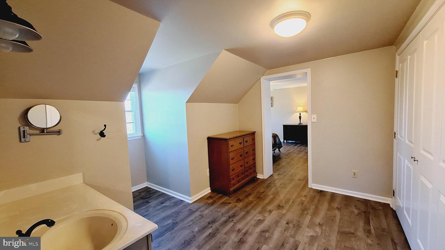 11929 FOLLY LN, LOVETTSVILLE, Virginia 20180, 4 Bedrooms Bedrooms, 14 Rooms Rooms,2 BathroomsBathrooms,Residential,For sale,11929 FOLLY LN,VALO2108946 MLS # VALO2108946