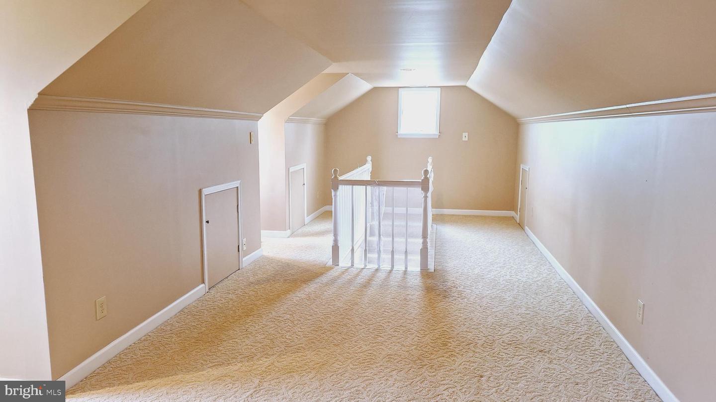 11929 FOLLY LN, LOVETTSVILLE, Virginia 20180, 4 Bedrooms Bedrooms, 14 Rooms Rooms,2 BathroomsBathrooms,Residential,For sale,11929 FOLLY LN,VALO2108946 MLS # VALO2108946